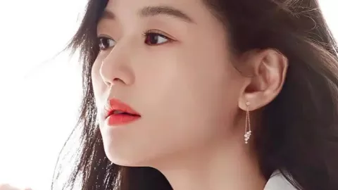 日本前首相参加阅兵