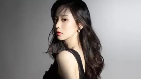 宝爸带女儿坐飞机