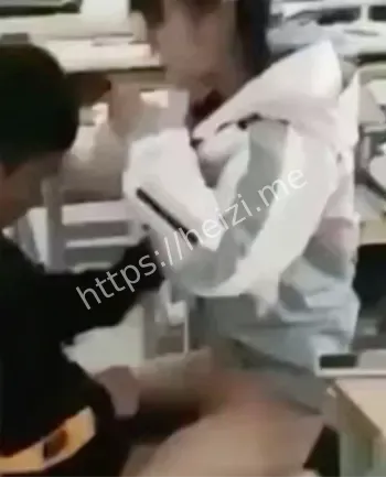 清纯嫩妹