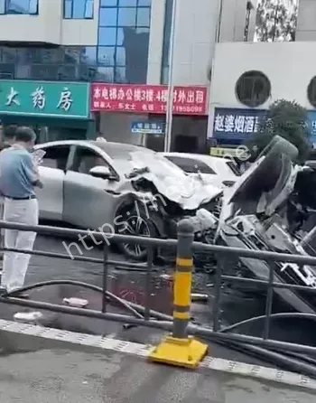 路怒症引发车祸