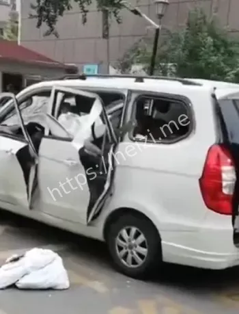 爆炸导致路人烫伤