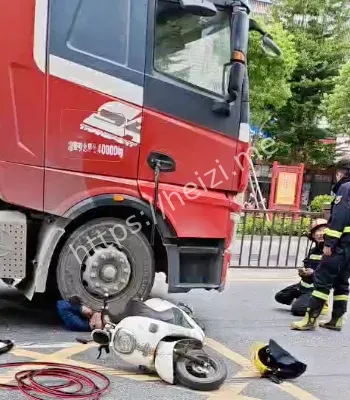 卷入车底血腥瞬间