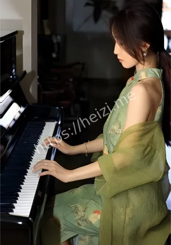 情趣装亲密互动