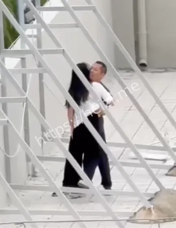 辅导员私会女学生