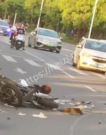 摩托事故