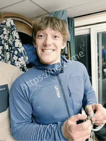 23岁网红攀岩坠崖