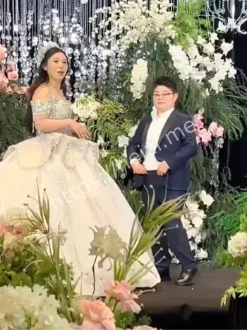 不惧世俗眼光开心就好