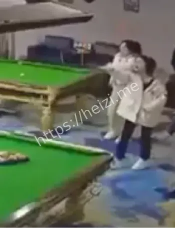 双子星精神小妹互砍