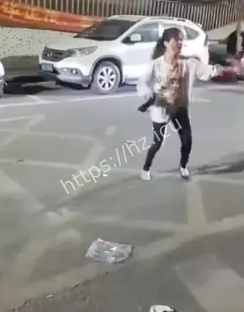 两人互拼头破血流