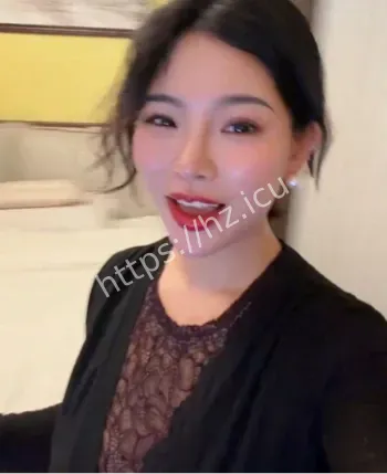 芳姨厚黑丝袜视频