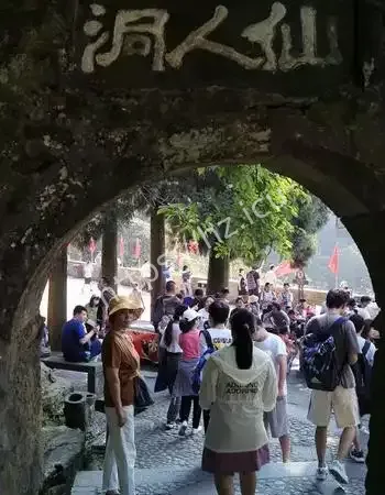 吕洞宾当年乘鹤归去