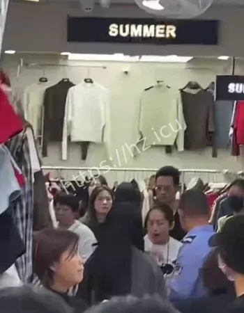 两拨小仙女