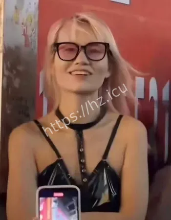 女主正面照疯传