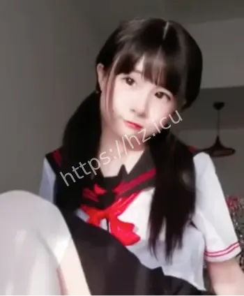 短发女孩男友亲密日常