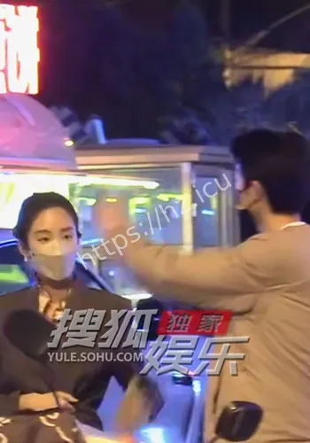 杨采钰深造型焦点