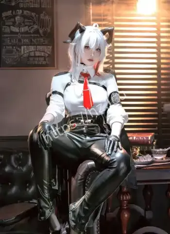 福利姬cos高颜值御姐