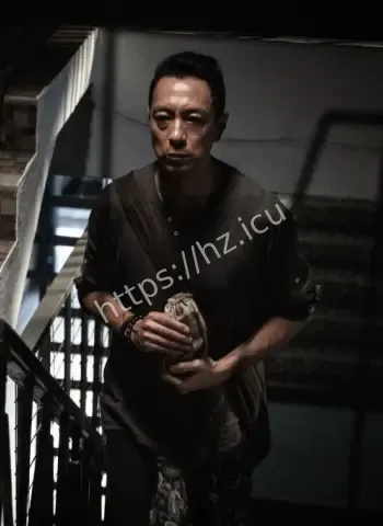 整具腐烂遗体被用来炼S油