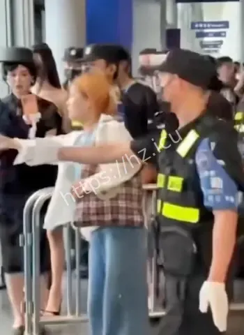 程儿遇男子持刀袭击