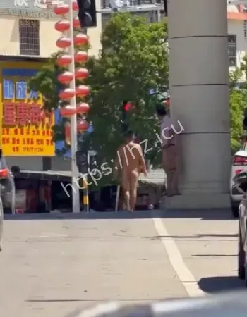 毫不避讳引围观