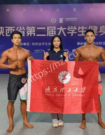 原配当街抓奸撕扯