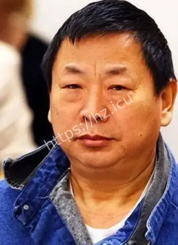 离奇惨死车尾箱