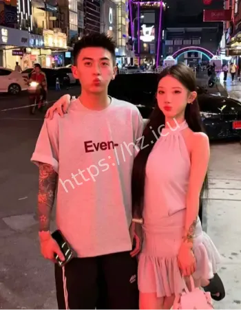 网红情侣修成正果