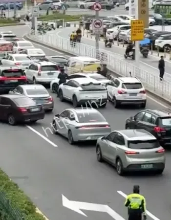 破窗抓人事件