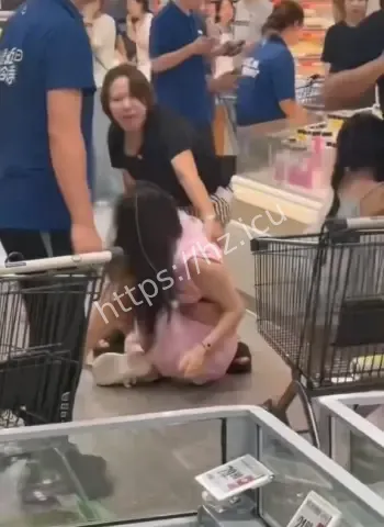 东阳盒马超市瞬间变功夫片场