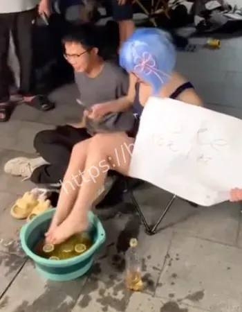 竟有人抢着喝